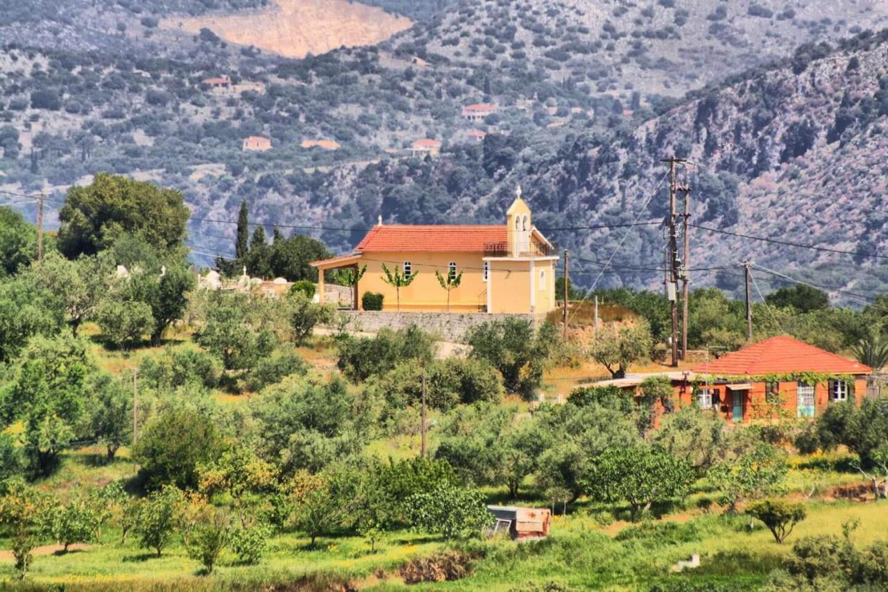 Traditional Villa Mandola Livathos  Экстерьер фото